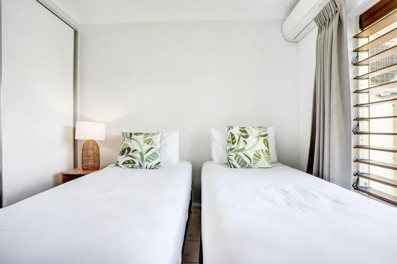 24 Central Plaza Port Douglas With Heated Pool