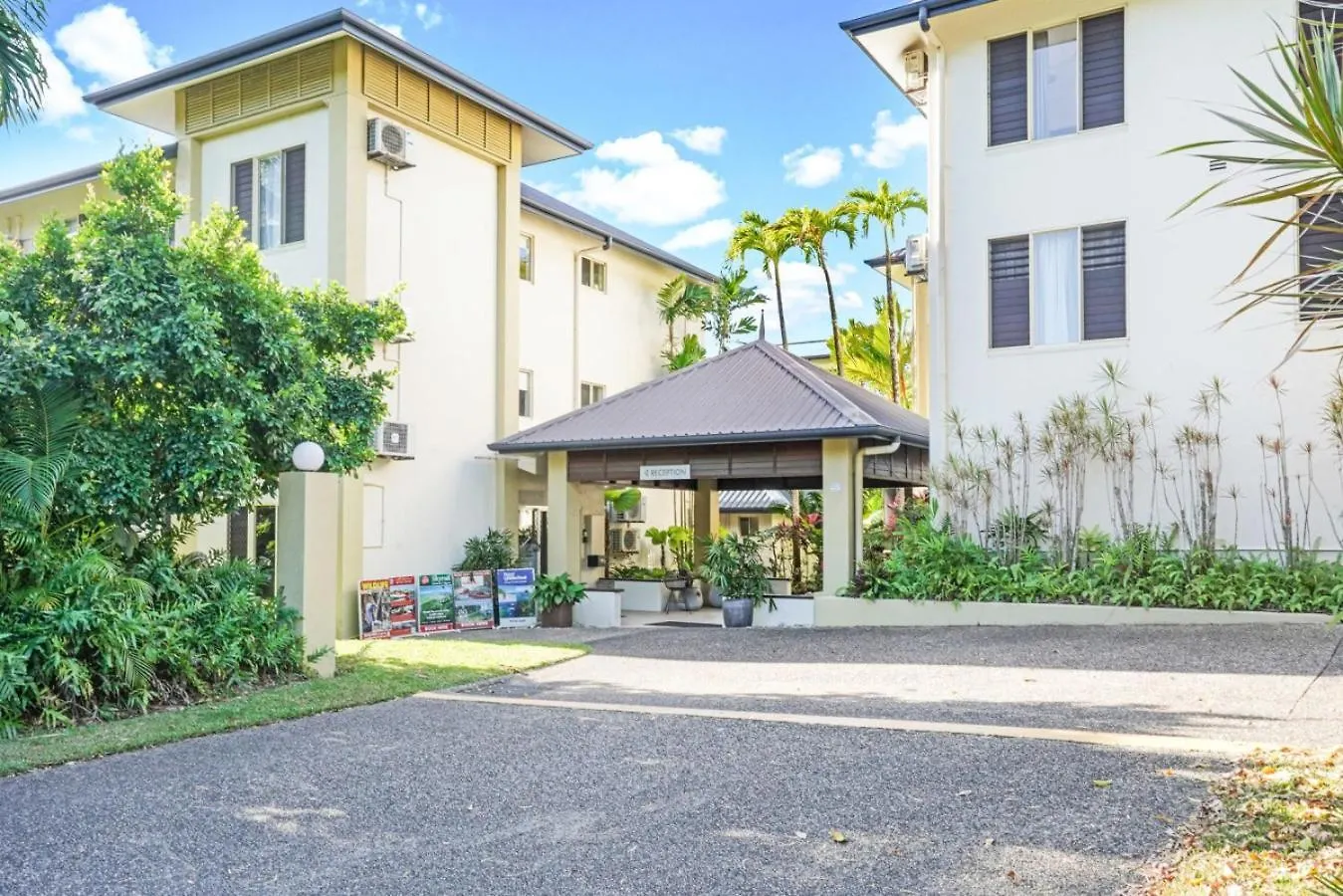 Apartment 24 Central Plaza Port Douglas With Heated Pool