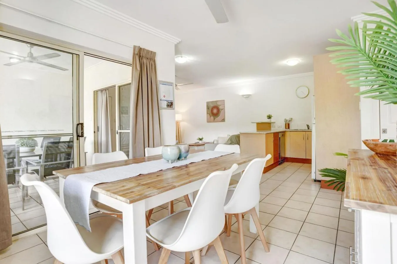 Apartment 24 Central Plaza Port Douglas With Heated Pool