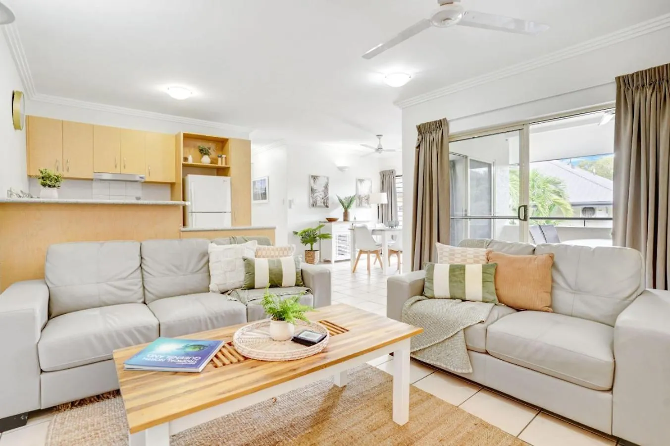 24 Central Plaza Port Douglas With Heated Pool Apartment
